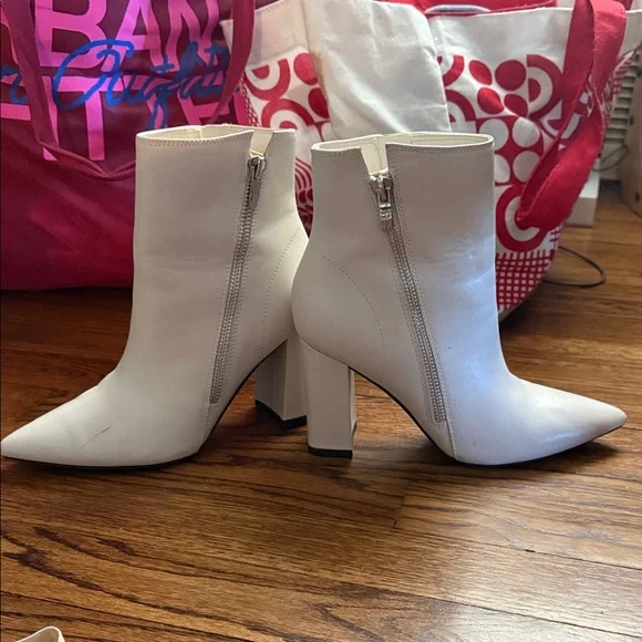 Elegant Mark Fisher Cream Ankle Boots - Size 6 - Picture 3 of 4